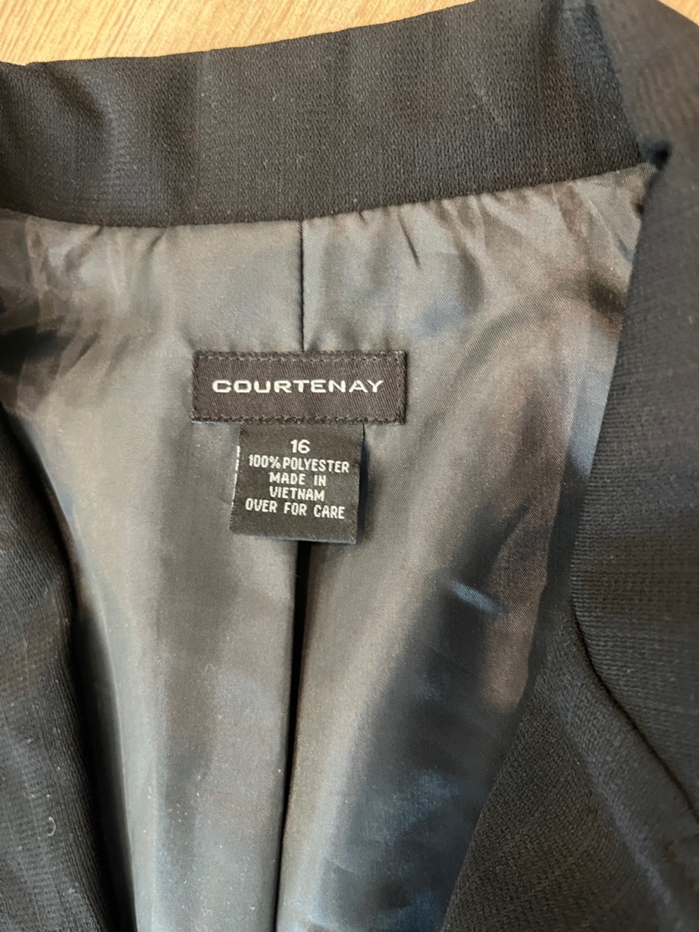 Courtenay Black Single-Button Notch Lapel Blazer - Picture 2 of 5